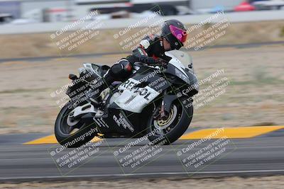 media/Jan-14-2023-SoCal Trackdays (Sat) [[497694156f]]/Turn 4 Set 2 (1030am)/